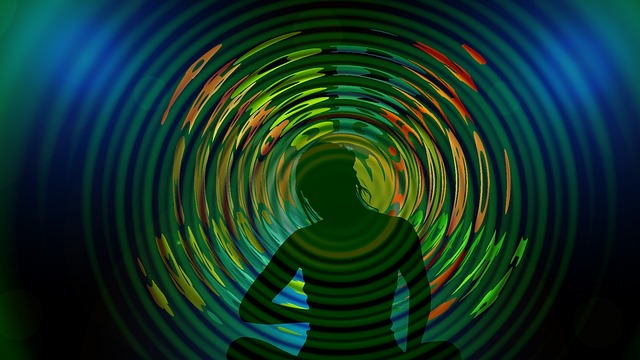 Circular color band around head conveying hypnosis