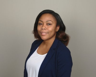 headshot Sherecka Smith's bio photo
