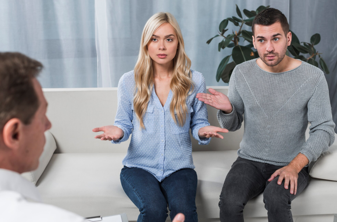 Couple with therapist